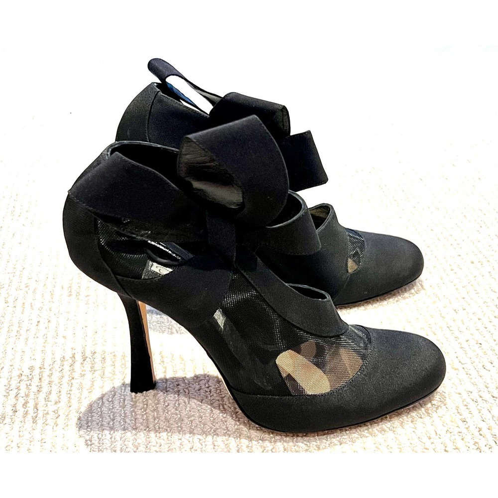 Oscar De La Renta Black Bow heel